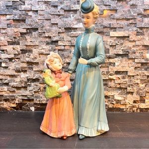 Vintage Homco Mother and child figurine